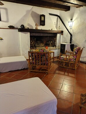 Interior - Detached House In The Castle Isola Del Giglio (isola del giglio)