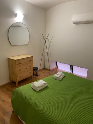 2 habitaciones, tabla de planchar con plancha y wifi gratis 