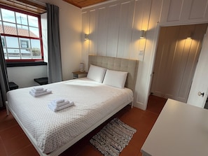 WiFi, bed sheets - Quinta do Atlântico - Cozy Oceanview Home in Biscoitos (Biscoitos)