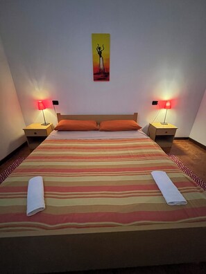 Fer et planche à repasser, Wi-Fi, draps fournis