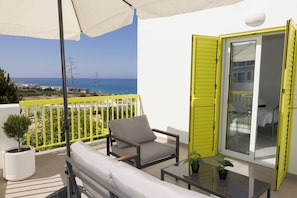 Property grounds - Yellow 16 Sea View Vacation Home (Paphos)