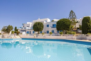 Pool - Yellow 16 Sea View Vacation Home (Paphos)