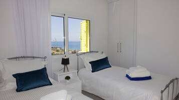 3 bedrooms, iron/ironing board, free WiFi, bed sheets