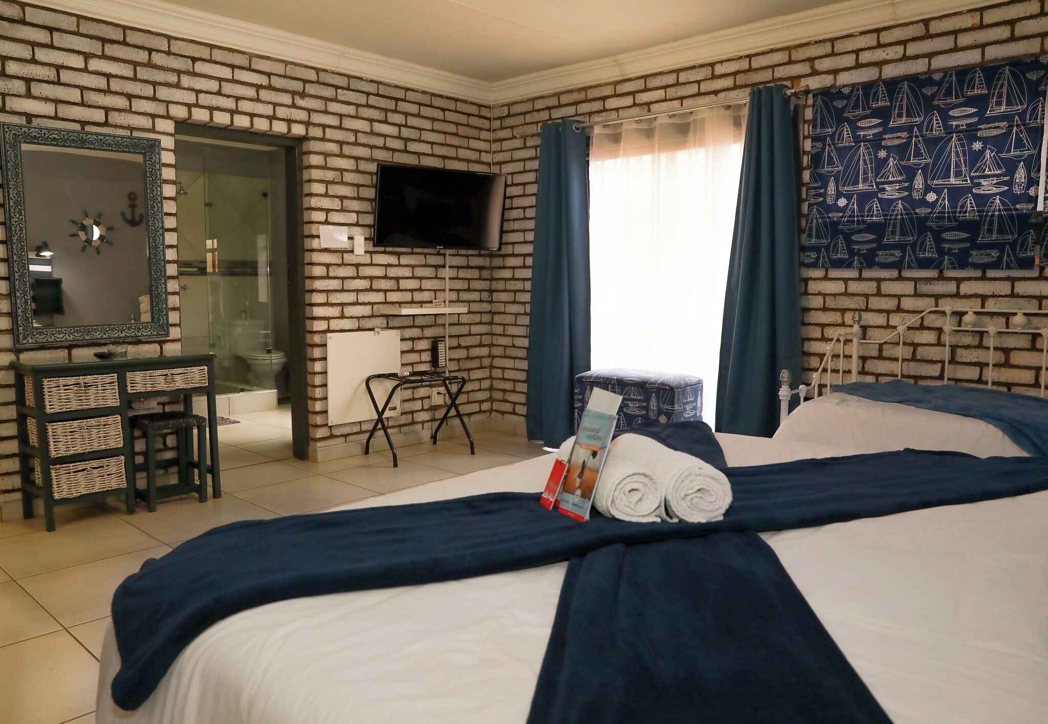 Family Room | In-room safe, desk, laptop workspace, iron/ironing board