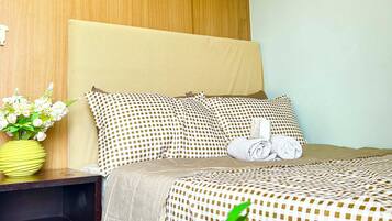 WiFi, bed sheets