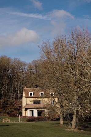 Exterior - Vrbo Property (Montigny-le-Chartif)