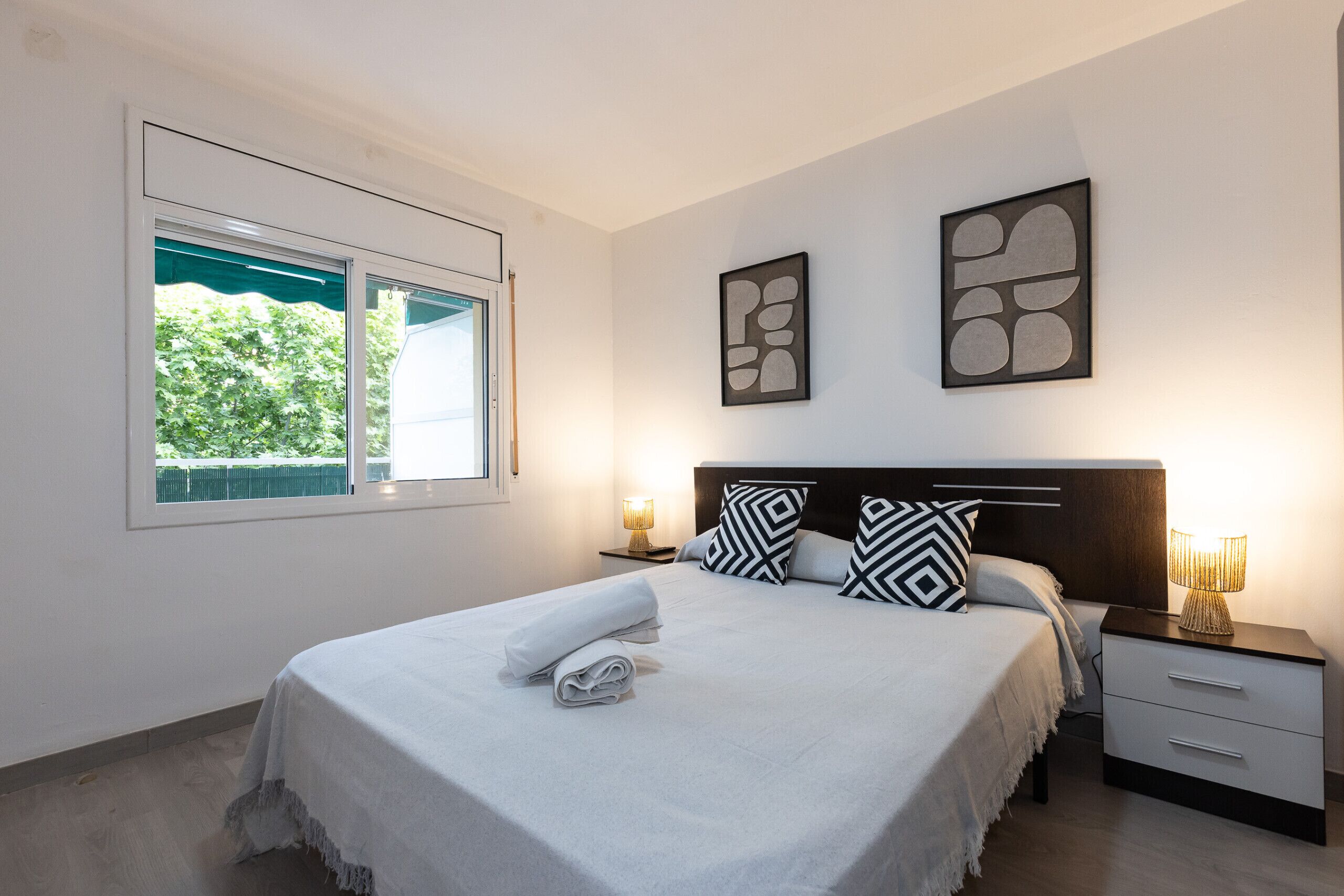 3 chambres, fer et planche à repasser, Wi-Fi gratuit, draps fournis