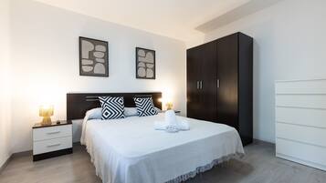 Iron/ironing board, free WiFi, bed sheets