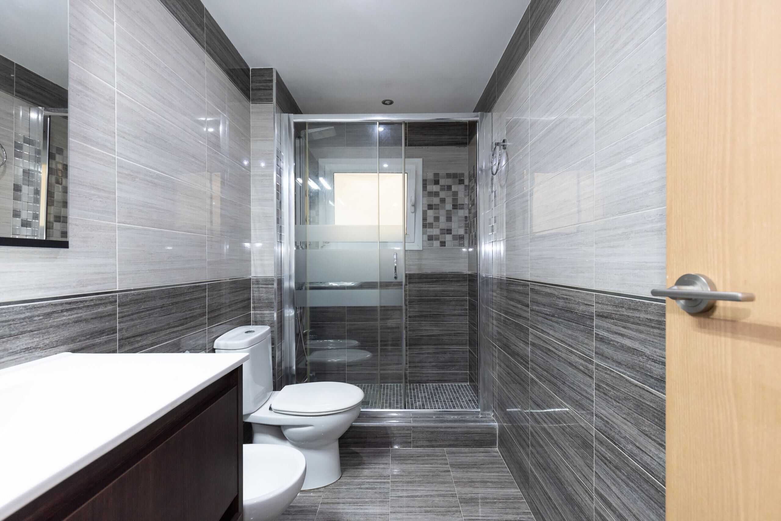 Shower, towels