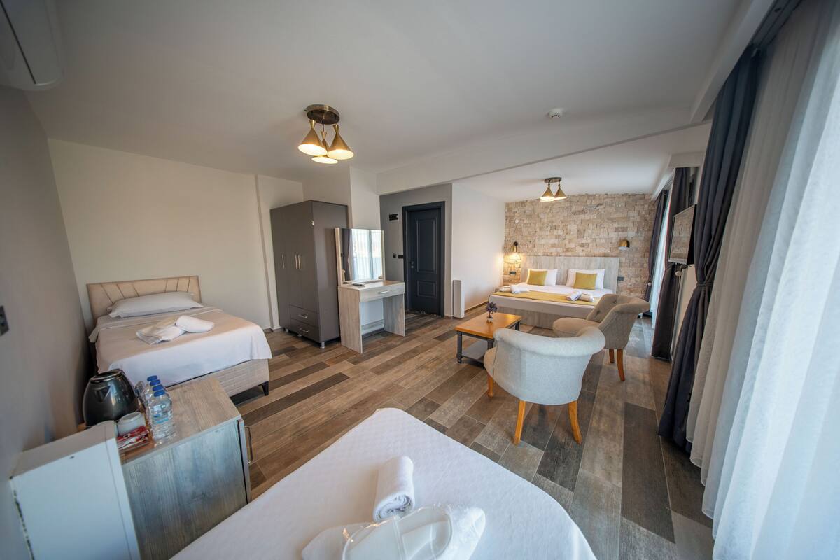 Luxury Room | Egyptian cotton sheets, premium bedding, Select Comfort beds, minibar