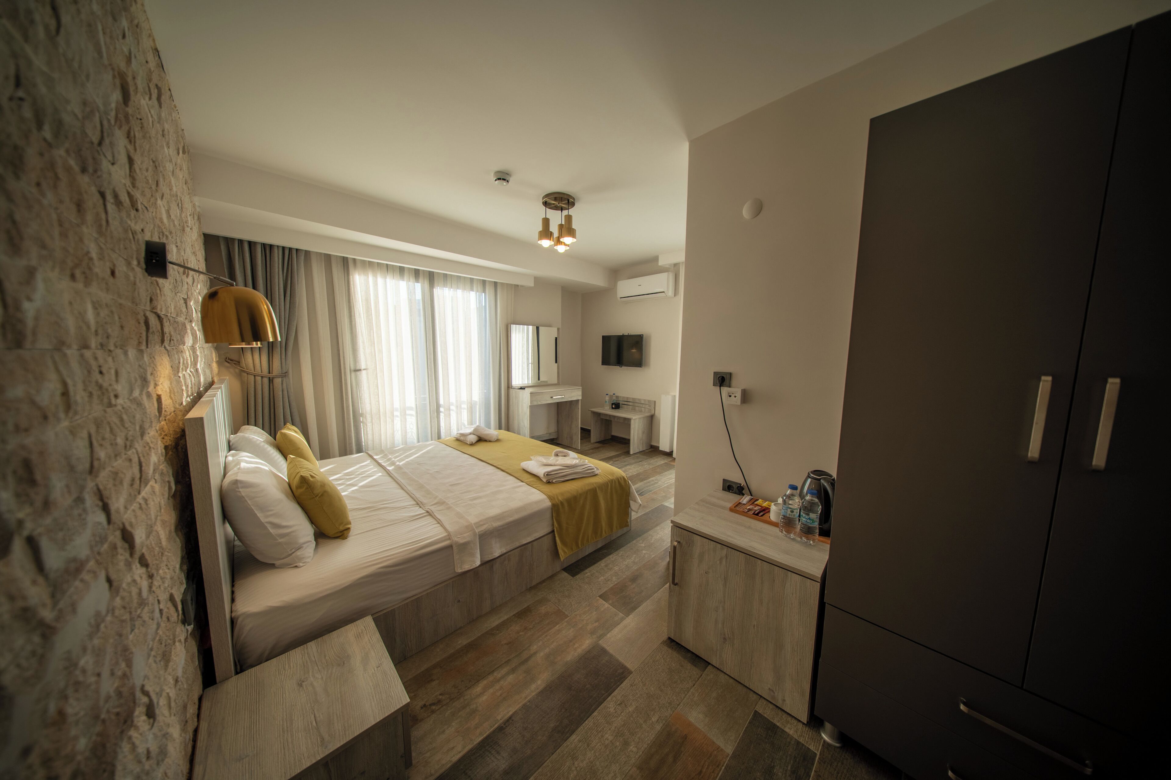 Minibar, wifi gratis y ropa de cama 