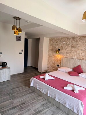 Kamar Quadruple, pemandangan kolam renang | Wi-Fi gratis
