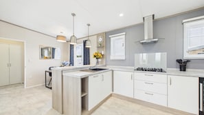 Floor plan - Puffin Lodge - 2 Bedroom Lodge - Wisemans Bridge (Narberth)
