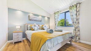 Floor plan - Swanlake Lodge - 3 Bedroom Lodge - Penally (Tenby)