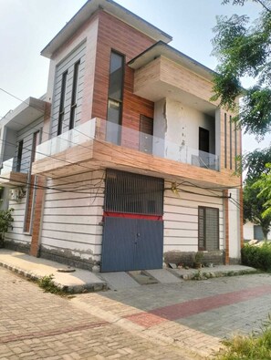 Deluxe Double Room | Exterior - Vishal Homestay (Amritsar)