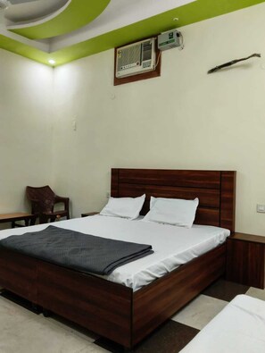 Deluxe Double Room - Vishal Homestay (Amritsar)