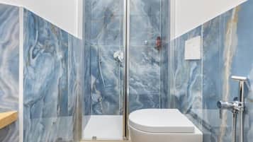 Doccia, asciugacapelli, bidet