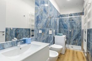Doccia, asciugacapelli, bidet