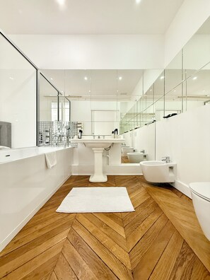 Bathroom - Eiffel Tower • Champ de Mars • 3BR Luxury Apartment (Paris)