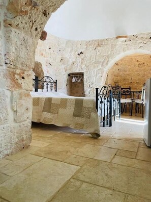 Coffres-forts dans les chambres, bureau, Wi-Fi gratuit