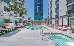 Pool - Minimalist Studio in Luxury Complex on Sunset Blvd in the heart of Hollywood (Los Angeles)