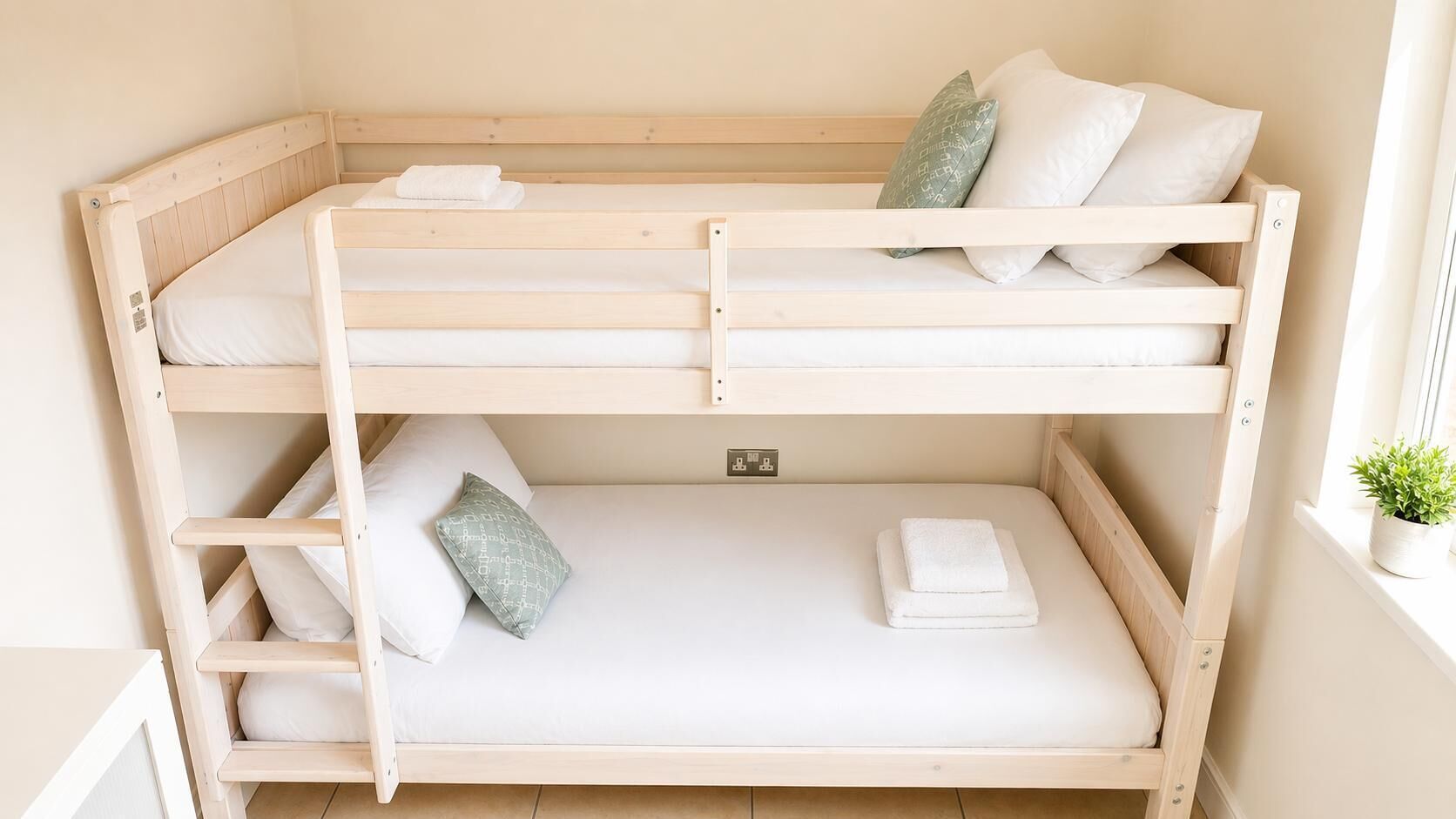 2 bedrooms, iron/ironing board, bed sheets