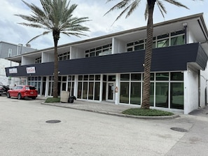 Exterior - Elegant 2 Units with Free Parking and Ocean View (Fort Lauderdale)