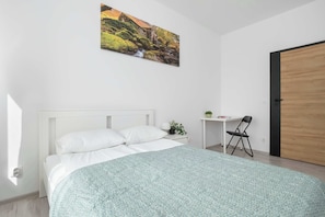 Desk, iron/ironing board, travel cot, WiFi