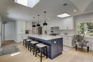 Fridge, microwave, oven, stovetop - **NEW LISTING** Beautifully UPDATED 4 Bedroom Sea Pines Home w/ Private Pool (Hilton Head Island)