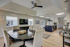 Dining - **NEW LISTING** Beautifully UPDATED 4 Bedroom Sea Pines Home w/ Private Pool (Hilton Head Island)
