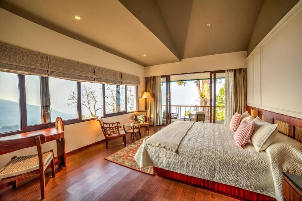 In-room safe, iron/ironing board (on request), WiFi (free), bed sheets
