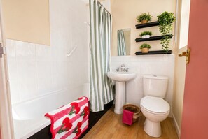 Towels - Stylish flat just moments from the station and the magical New Forest (Hampshire)