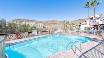 Apartamento, 1 quarto, para fumantes, terraço | Piscina | Piscina externa
