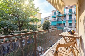 Outdoor dining - Hostdomus - Two-room apartment on the village (Finale Ligure)