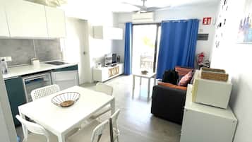Apartamento, 1 quarto, para fumantes, terraço | Parte interna
