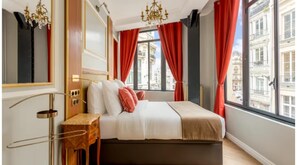 Tabla de planchar con plancha, wifi y ropa de cama 