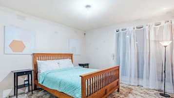 3 bedrooms, free WiFi, bed sheets