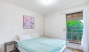 3 bedrooms, free WiFi, bed sheets - Well-Located St Albans Stay with Fully Equipped Kitchen (Saint Albans)