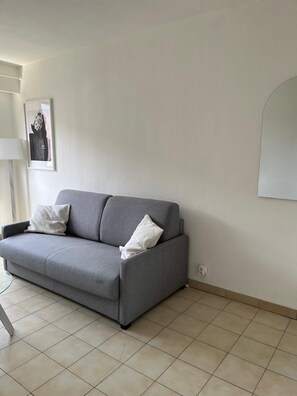 Living area - Vrbo Property (Cannes)