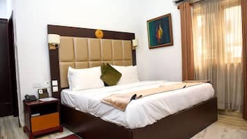 Standard Single Room, Housekeeping, Courtyard View | In-room safe, free WiFi