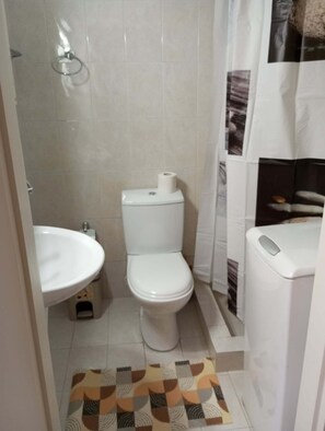 Hair dryer, towels, soap, toilet paper - Cozy Single Studio Apartment-22 (Mitilini)