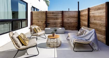 The Standard – Classic Desert Room
