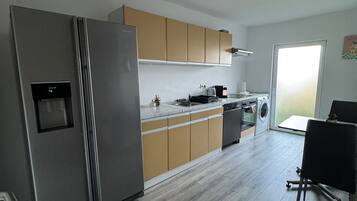 Kühlschrank, Ofen, Herdplatte, Geschirrspüler