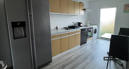Monteurzimmer Wohnung Raul – Moderne Unterkunft in Dillingen, Werderstraße 88