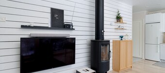 Villa Hulhavanniemi | Modern Villa with Private Jacuzzi & Ski-in Access at Iso-Syöte