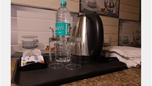 Double Room | Coffee and/or coffee maker - Leluxe Boutique Hotel (Sohna)
