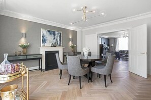 Dining - Luxurious Penthouse - Hyde Park- Air Con (Greater London)