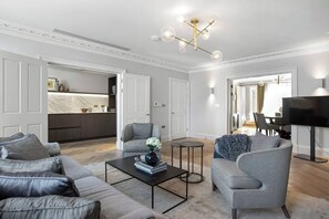 TV, offices - Luxurious Penthouse - Hyde Park- Air Con (Greater London)