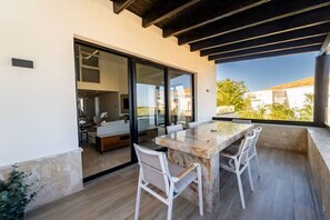 Outdoor dining - Pent-House Golden Bear Lodge, Cap Cana (Punta Cana)