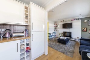 TV, offices - Notting Hill Bohemian Apartment (London)